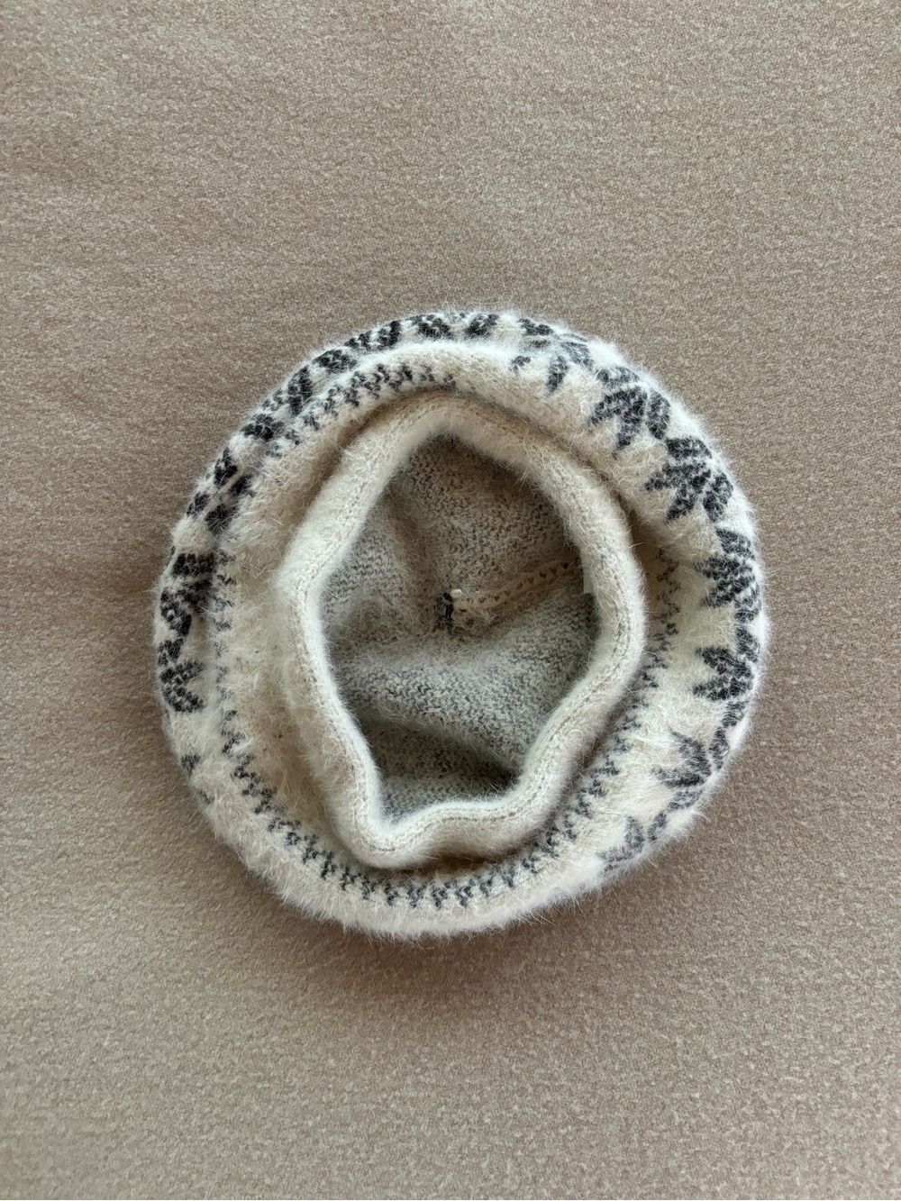 Vintage Angora Beret - Picture 3 of 7